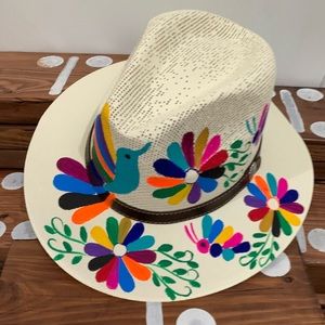 Hummingbird design straw hat